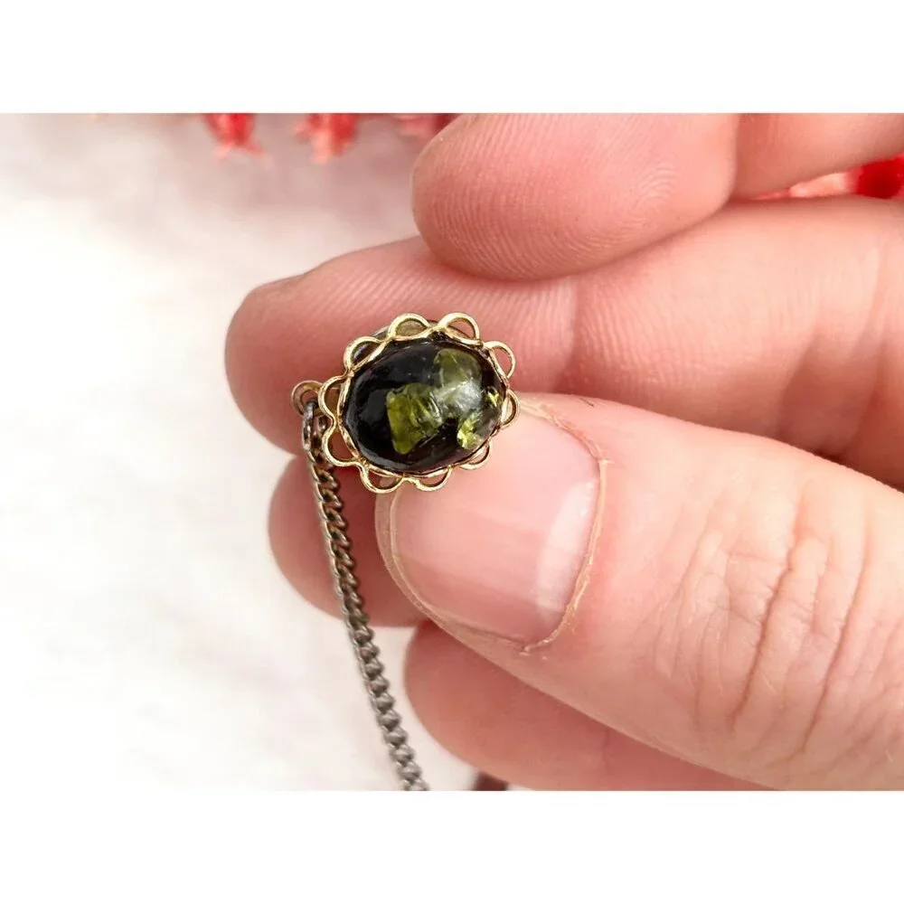Faux Green Stone Scalloped Edging Silver Toned Vintage Men's Tie Tack